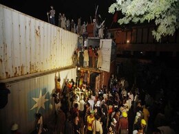 Pakistan Government Reaches Out to Protesters After Two Die in Clashes Pakistan Government Reaches Out to Protesters After Two Die in Clashes