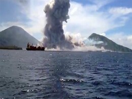 Holy Smoke! Here's a Spectacular View of a Volcano Erupting Holy Smoke! Here's a Spectacular View of a Volcano Erupting