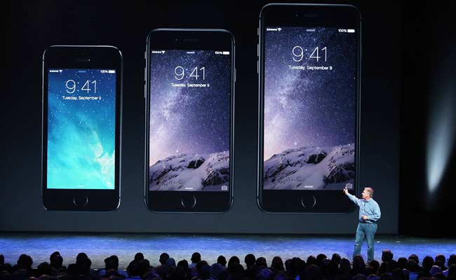 Apple Unveils Two Big-Screen iPhones 