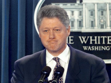 Bill Clinton Says Must 'do Whatever it Takes' to Fight Ebola