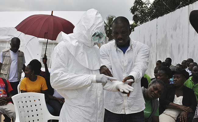 Ebola Toll Nears 3,000 as Medics Face Bed Shortage, Resistance