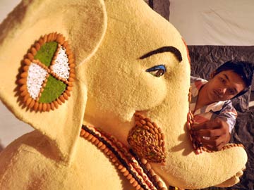 Ganesh 'Visarjan' Begins in Telangana and Andhra Pradesh