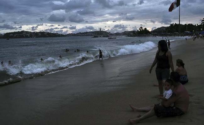 Powerful Hurricane Odile Buffets Mexico's Baja, Thousands Evacuated