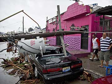 Major Hurricane Threatens Mexico Pacific Resorts	