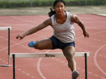 Indian Heptathlete With 12 Toes Hopes to Medal 