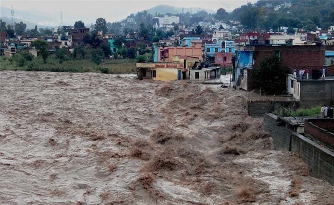 Kashmir Floods: Ignored Warnings Magnified a Disaster Waiting To Happen