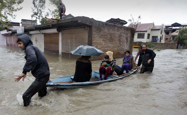 Phone Networks Down in Flooded Kashmir, May Take 72 Hours to Restore 