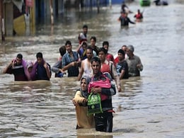 Jammu and Kashmir Floods: Hunger, Thirst Haunt Those Affected Jammu and Kashmir Floods: Hunger, Thirst Haunt Those Affected