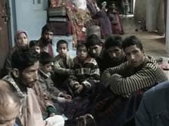 Kashmir Floods: Fleeing Srinagar Residents Take Refuge in Camps