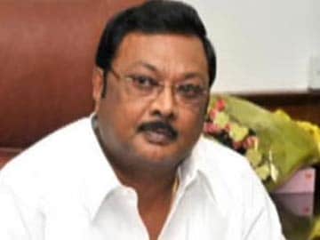 Alagiri Offers to Return Land to Temple