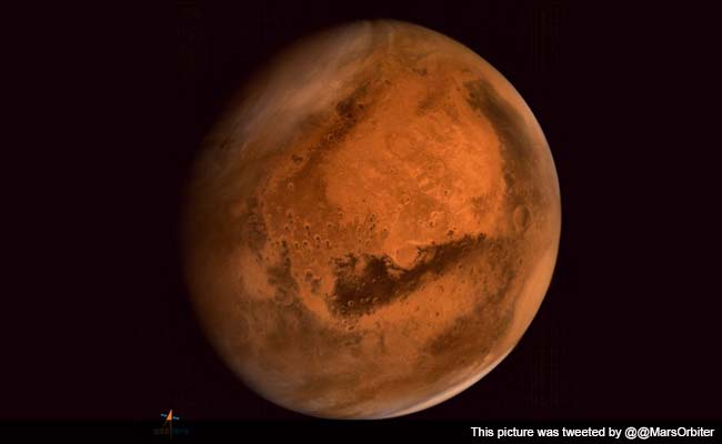 Mars Orbiter Sends Pictures of Dust Storm Activities on the Red Planet