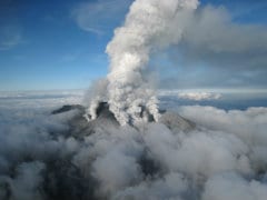 Recovery of Japan Volcano Victims Suspended Amid Signs of Rising Activity