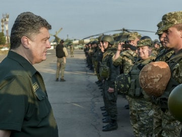 Ukraine's Leader Sees No Military Solution of Crisis, Eyes Reforms