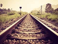 Girl Attempts Suicide on Malad Rail Tracks; Saved By Motorman