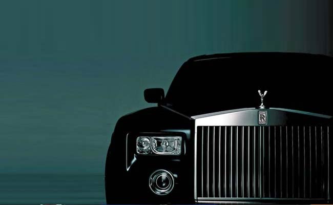 Tycoon Buys 30 Rolls-Royce Cars for Macau Hotel