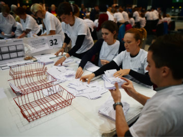 Early Count Points to Record Turnout in Scotland Independence Vote