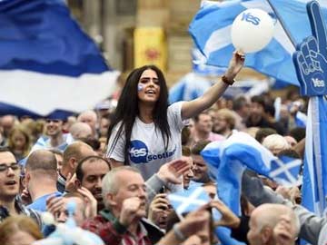 Scots Vote in Record Numbers, Await Independence Verdict