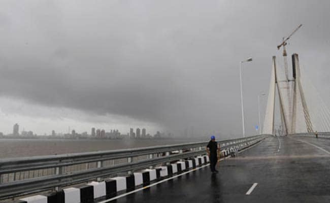 In Five Days, Four Suicides at Mumbai's Bandra Worli Sea Link