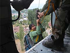 Kashmir Floods: Chief Minister Admits Initial Failure, Air Force Scales Back Rescue