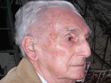 Werner Franz, Survivor Of Hindenburg Crash, Dies