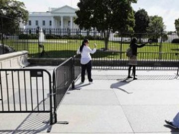 White House Gets Second Barrier After Fence Jumping