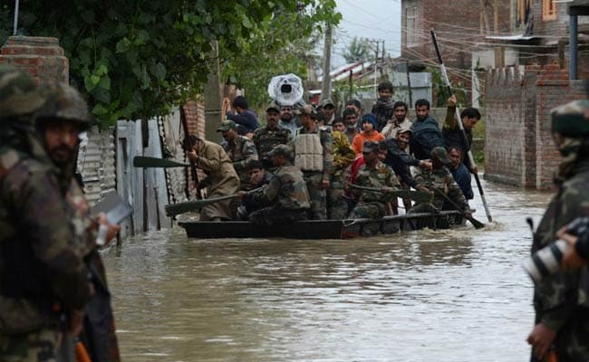 Trapped Srinagar Residents Pray for Rescuers to Reach 