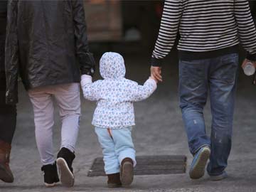 Nearly 20,000 Chinese Couples Allowed to Have A Second Child