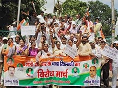 100 Days of PM Modi Government: Congress Leaders Stage Protest on 'Failed Promises'