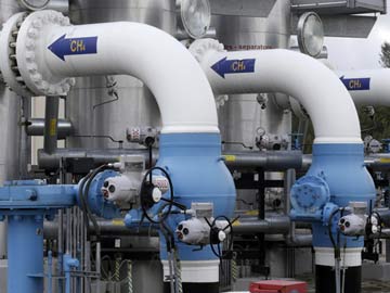Polish Gas Supplier Says Russia's Gazprom Deliveries Cut by Half