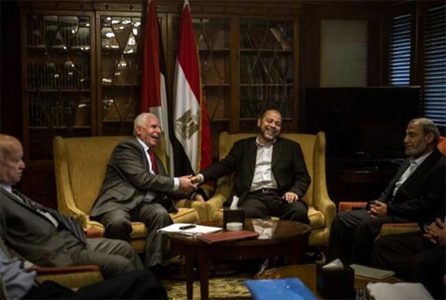 Hamas, Fatah Begin Talks in Cairo to Resolve Disputes