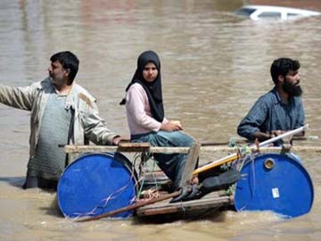 AIADMK Lawmakers to Contribute One Month Salary to J&K Flood Relief