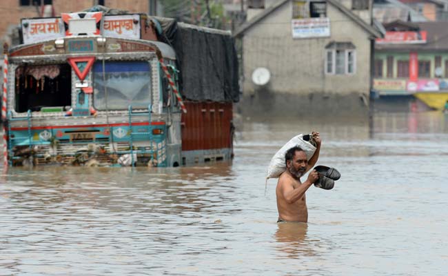 Jammu and Kashmir Floods: As Skies Open Up, the Distressed Turn to Religious Shrine for Shelter