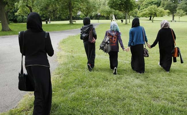Women's Groups Slam 'Discriminatory' UK Advice on Sharia Wills