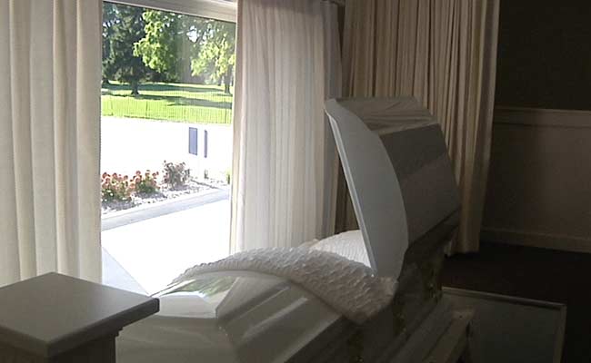 Michigan Funeral Home Provides Drive-Thru Option 