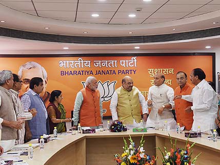 BJP to Send Rajnath Singh, Vekaiah Naidu as Observers to Maharashtra, Haryana