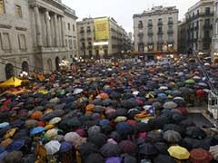 Thousands Rally Against Halt to Catalonia Referendum