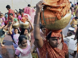 Thousands in Bihar Pray to Setting Sun on Chhath Thousands in Bihar Pray to Setting Sun on Chhath