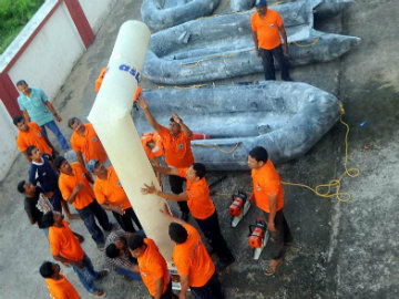 Cyclone Hudhud: Andhra Pradesh Coastal Districts on High Alert