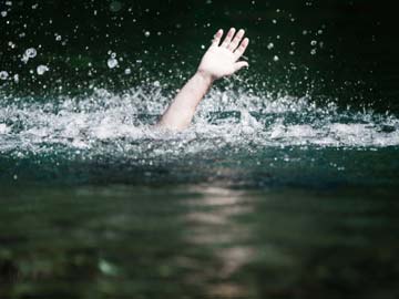 4 Children Drown While Taking Bath In Pond In UP