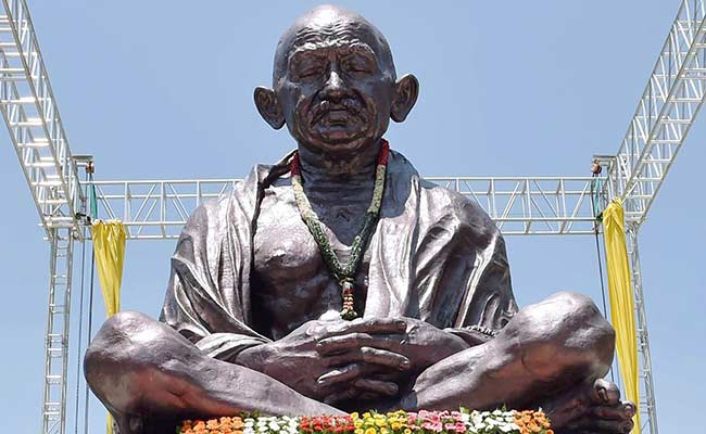 Meditating Gandhi Statue Unveiled in Bangalore