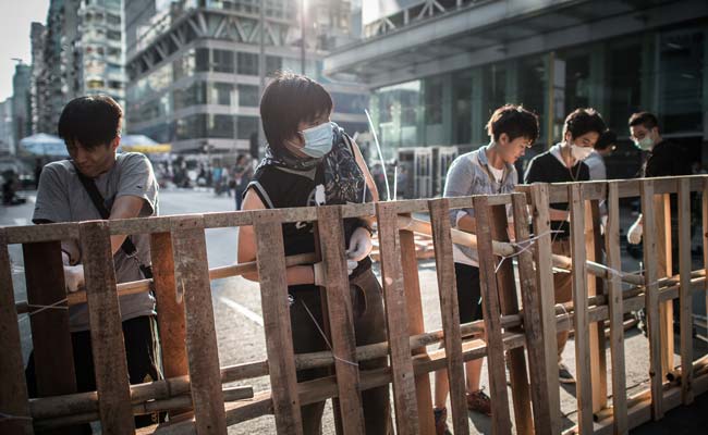 US Calls for 'Complete' Probe Into Hong Kong Police Brutality