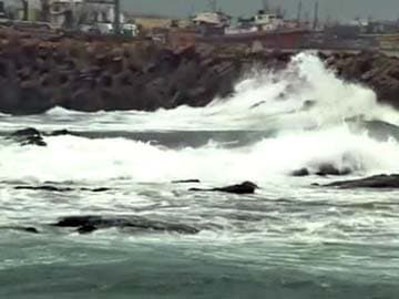 'Hudhud' to Make Landfall in Andhra Pradesh Near Vishakhapatnam on October 12