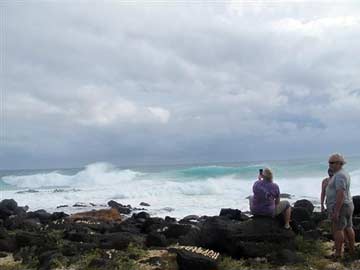 Hawaii Island Hit by Winds, Rain From Hurricane 