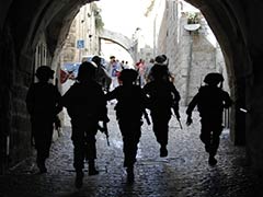 Palestinians, Police Clash at Jerusalem Flashpoint