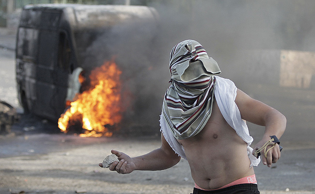 Muslim Men Over 50 Return to Jerusalem's Aqsa Mosque, Tension High