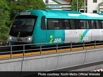 Kerala Chief Minister Expresses Satisfaction With Progress of Kochi Metro