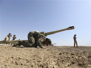 Iraqi Kurds Fight Islamic State with Aged Weapons 