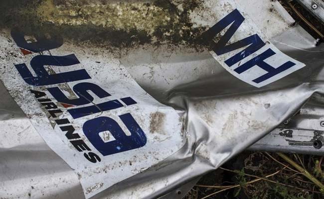 MH17 Victim Found With Oxygen Mask: Dutch Foreign Minister