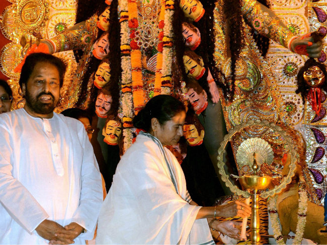 Mamata Banerjee Performs Kali Puja at Home