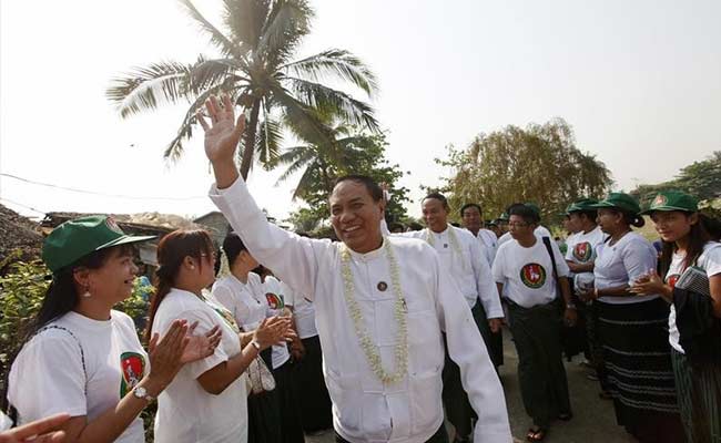 Myanmar's Leaders Seek to Revive Peace Talks, Maintain Reforms